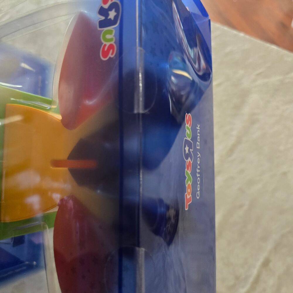 New Toys R Us Geoffrey Piggy Bank - Picture 4 of 4